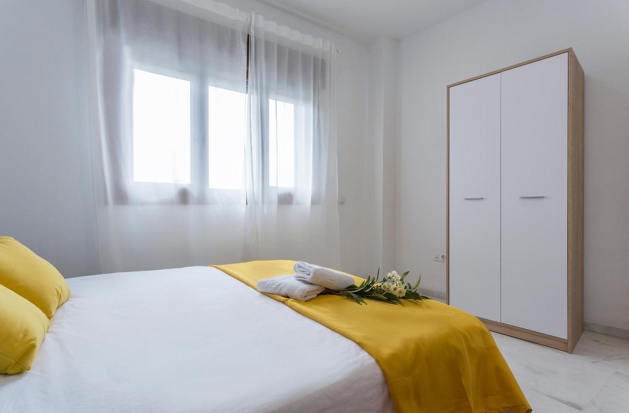 Aticos Lux Sevilla Piscina Parking ボルムホス エクステリア 写真