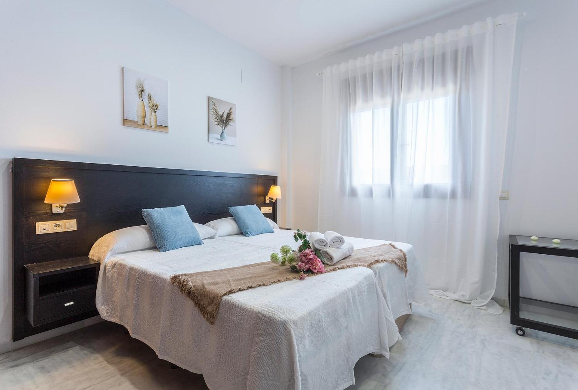 Aticos Lux Sevilla Piscina Parking ボルムホス エクステリア 写真